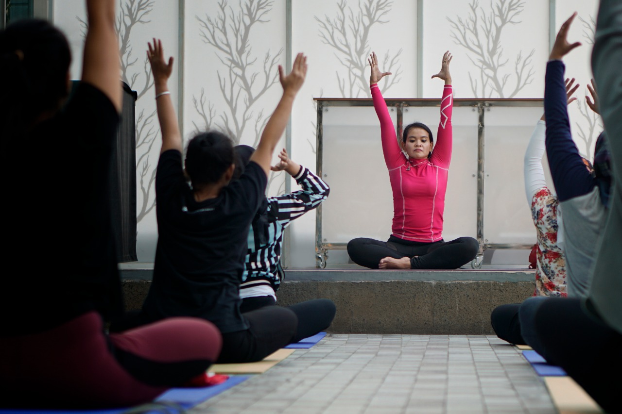 KELAS YOGA, FASILITAS TERBARU HOTEL SANTIKA PREMIERE SLIPI JAKARTA
